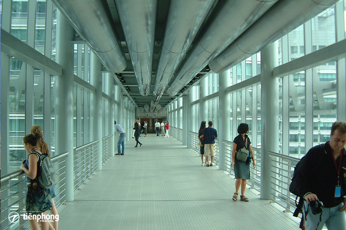 Sky Bridge tại Petronas Malaysia